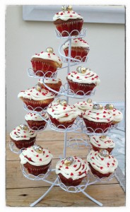 Mummy makes cupcakes instead of chocolate eggs for Easter (Copyright Corrie B) Mummy makes cupcakes instead of chocolate eggs for Easter (Copyright Corrie B)