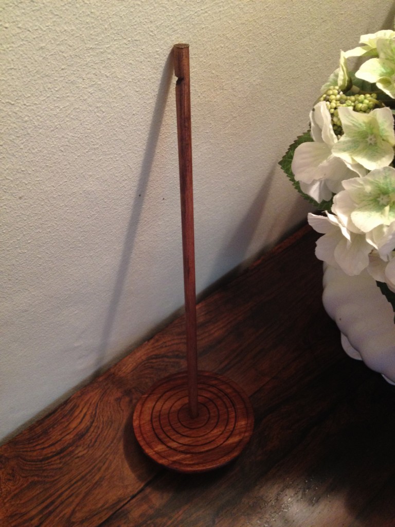Look, a spindle! A spinning spindle! (Copyright Corrie B) Look, a spindle! A spinning spindle! (Copyright Corrie B)