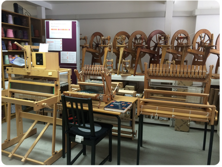 An army of spinning wheels - these are used in the lessons.