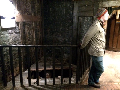 JS is about to get ambushed by a prisoner in the Clink. JS is about to get ambushed by a prisoner in the Clink.