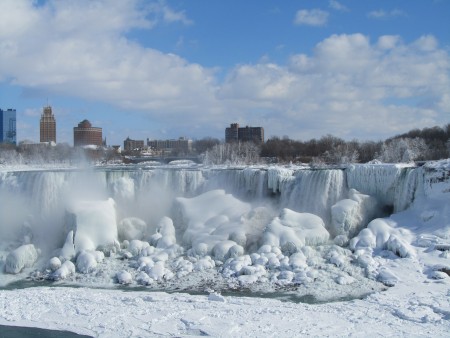 Niagara Falls frozen - one of the hot topics of research for this week (from LuckyPenny.com).