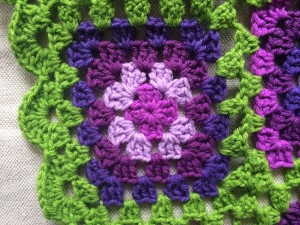 A single granny square showing my scalloped edge.