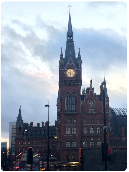 St Pancras as I left to get the bus home. Wonderful area!